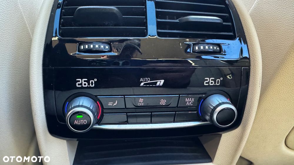 BMW Seria 5 520d Sport Line - 34