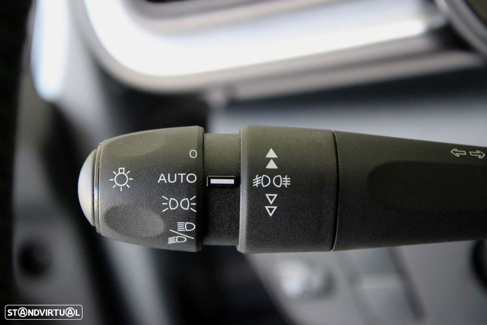 Citroën C3 1.2 PureTech Shine EAT6 - 17