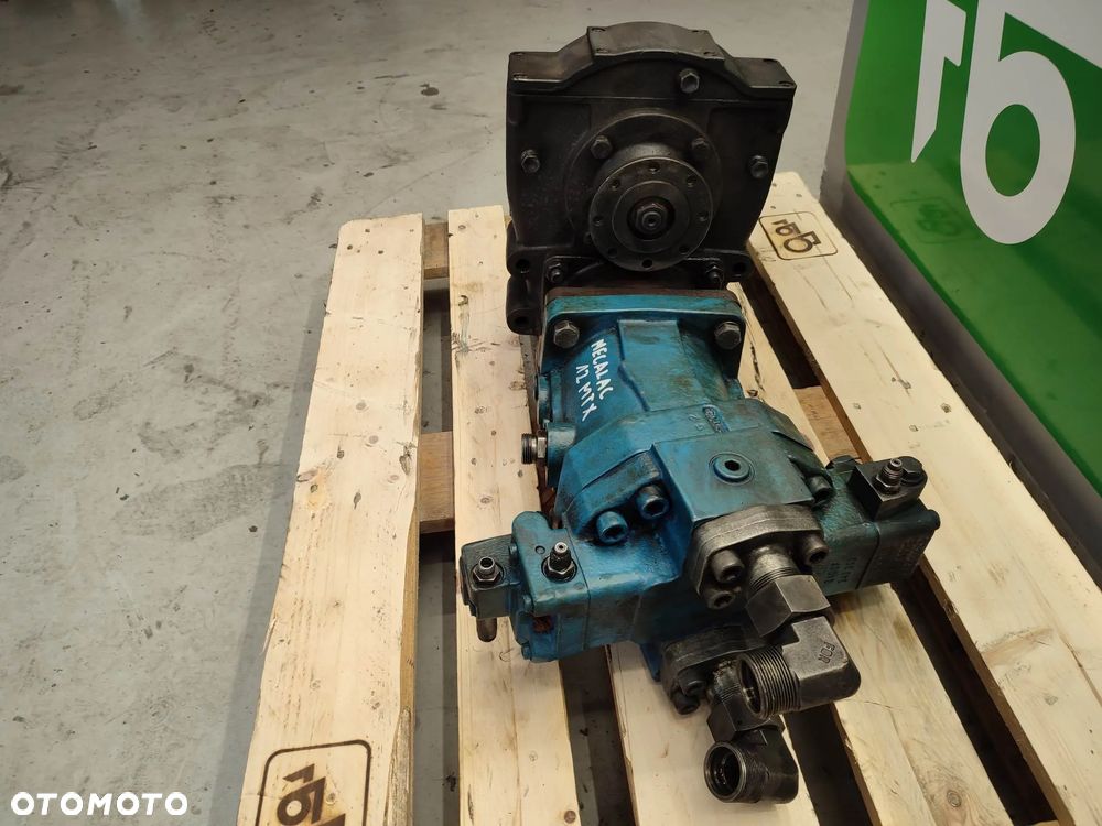 Silnik jazdy Mecalac 12 MTX (A6VM150DA100P007A) - 7