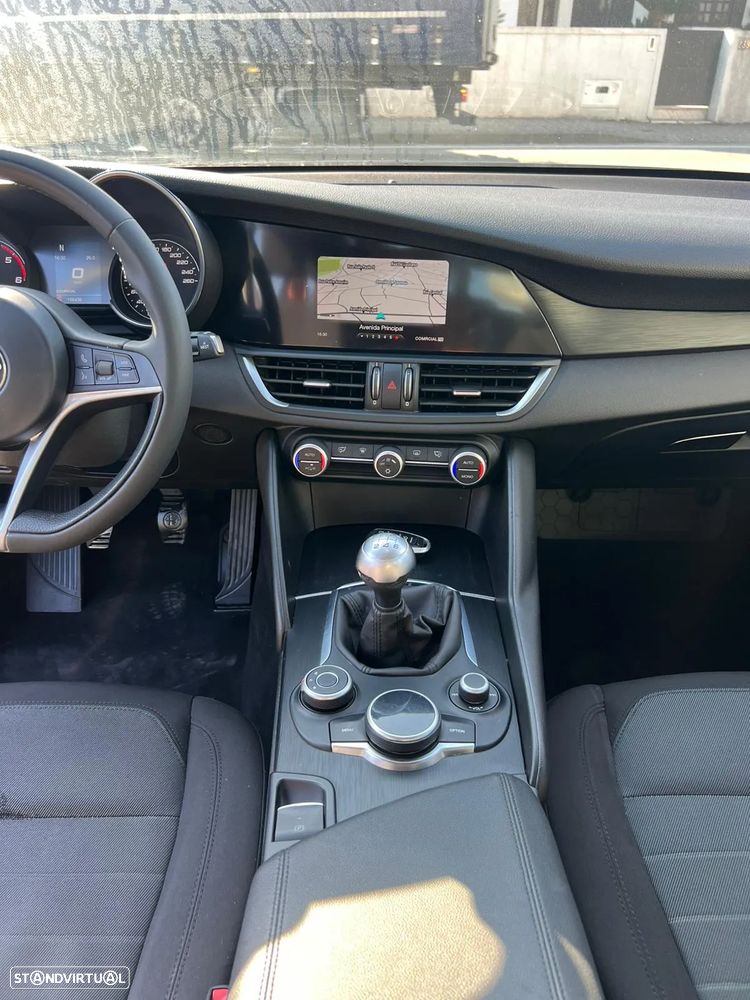 Alfa Romeo Giulia 2.2 D - 15
