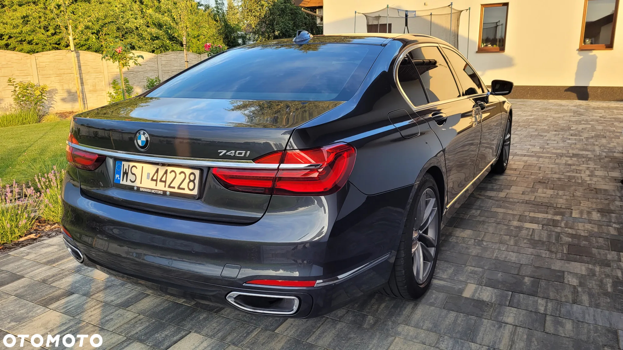BMW Seria 7 740Li - 13