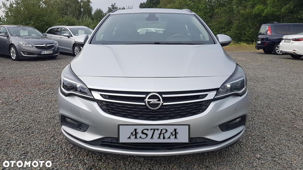 Opel Astra 1.6 CDTI Essentia - 9