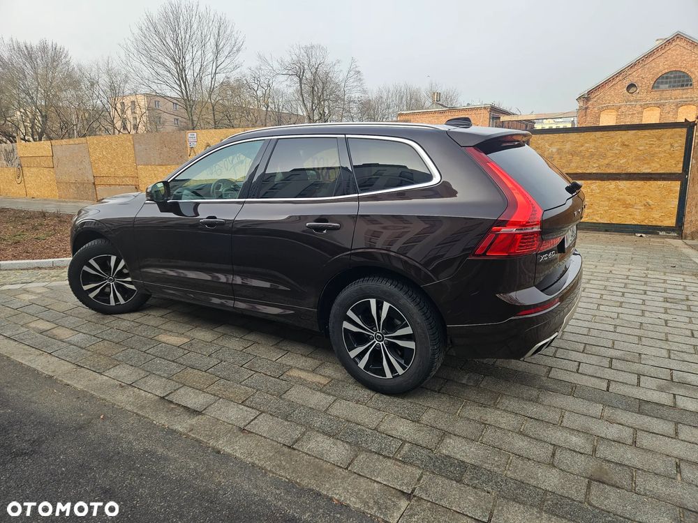 Volvo XC 60 B5 B AWD Momentum Pro - 2