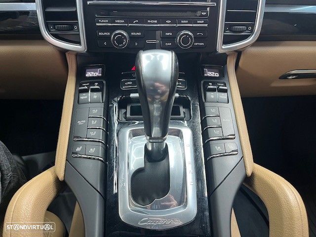 Porsche Cayenne Platinum Edition - 18