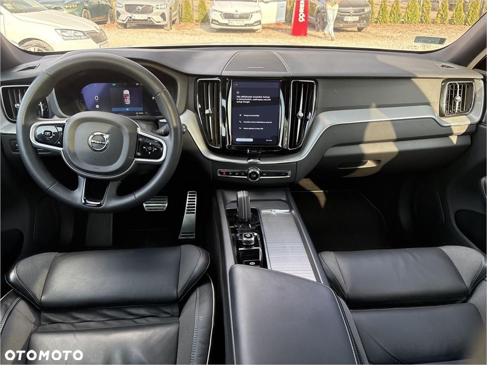 Volvo XC 60 T6 Plug-In Hybrid AWD Plus Dark - 11
