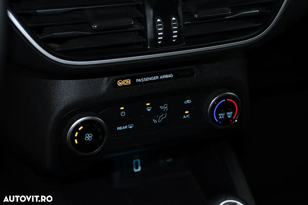 Ford Focus 1.5 EcoBlue Connected - 31