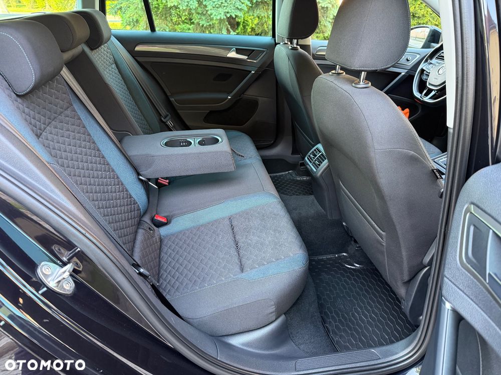 Volkswagen Golf 1.6 TDI SCR DSG IQ.DRIVE - 26