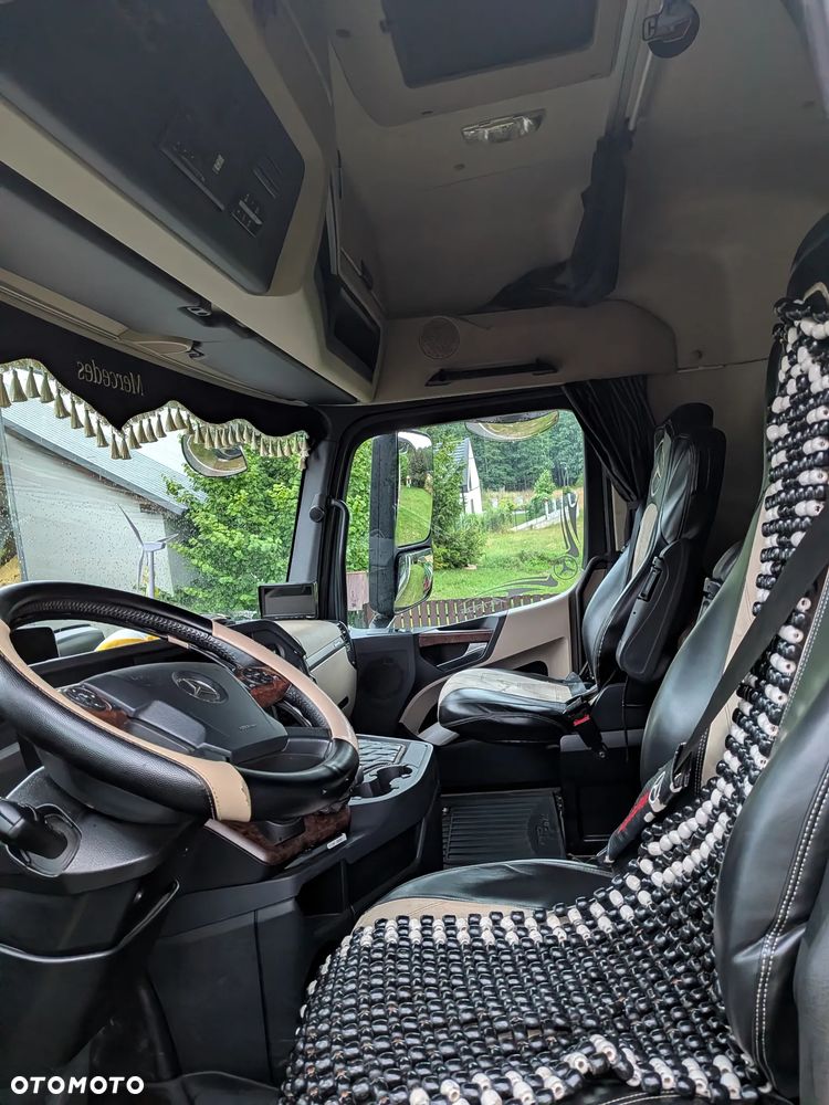 Mercedes-Benz ACTROS - 5