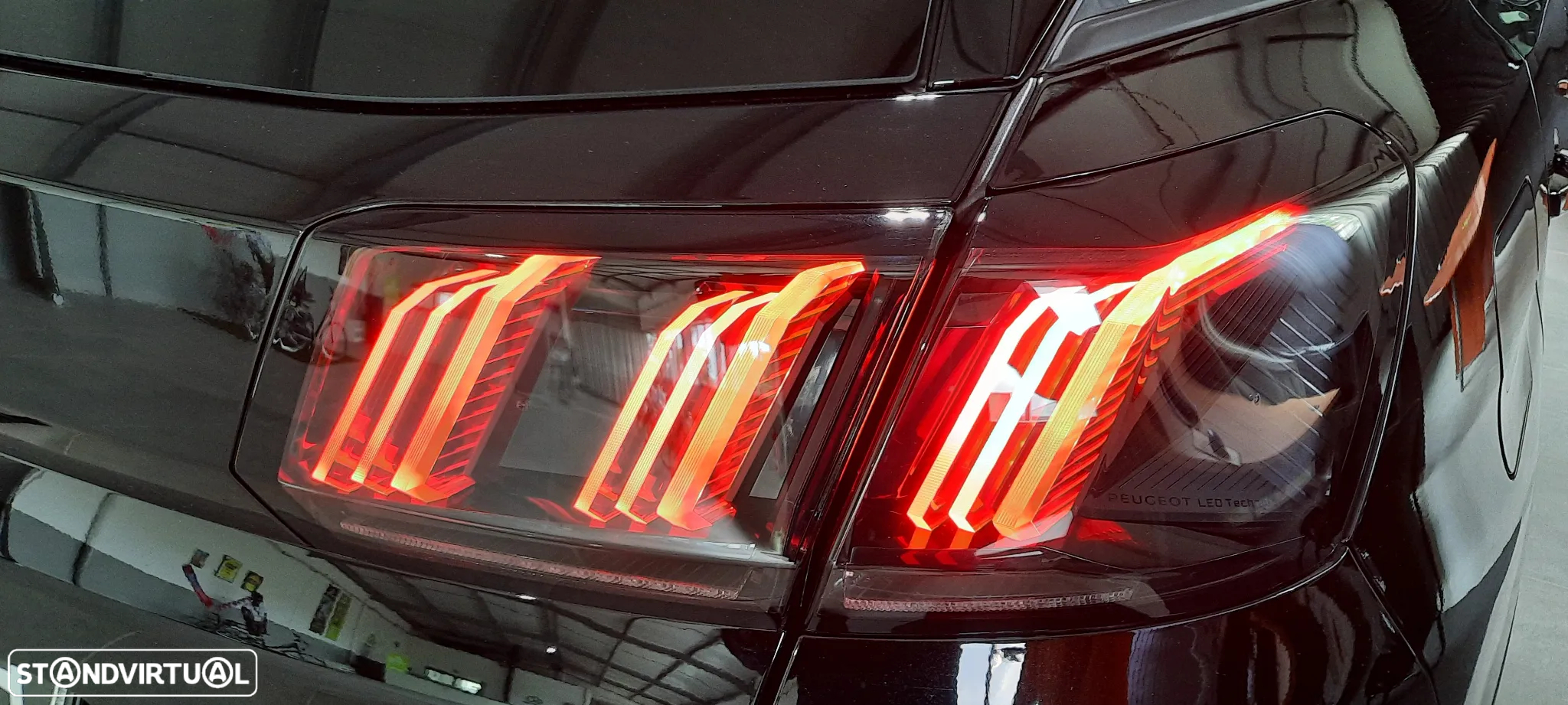Peugeot 3008 1.6 Hybrid Allure Pack e-EAT8 - 52