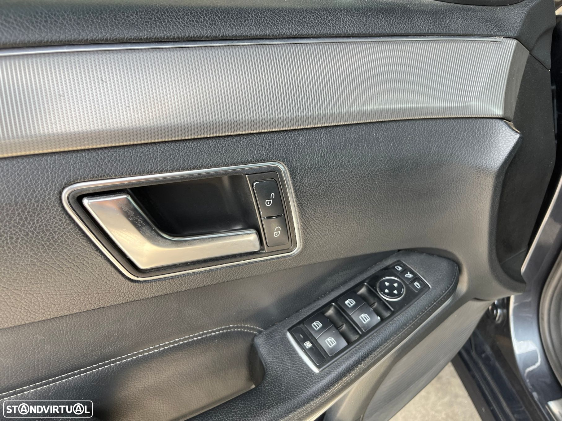 Mercedes-Benz E 300 Bluetec Hybrid Avantgarde - 14