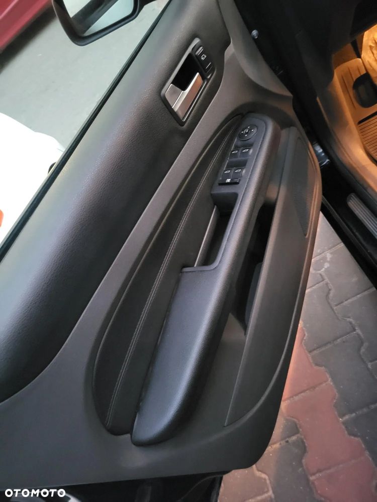 Ford Focus 2.0 TDCi DPF Titanium - 26