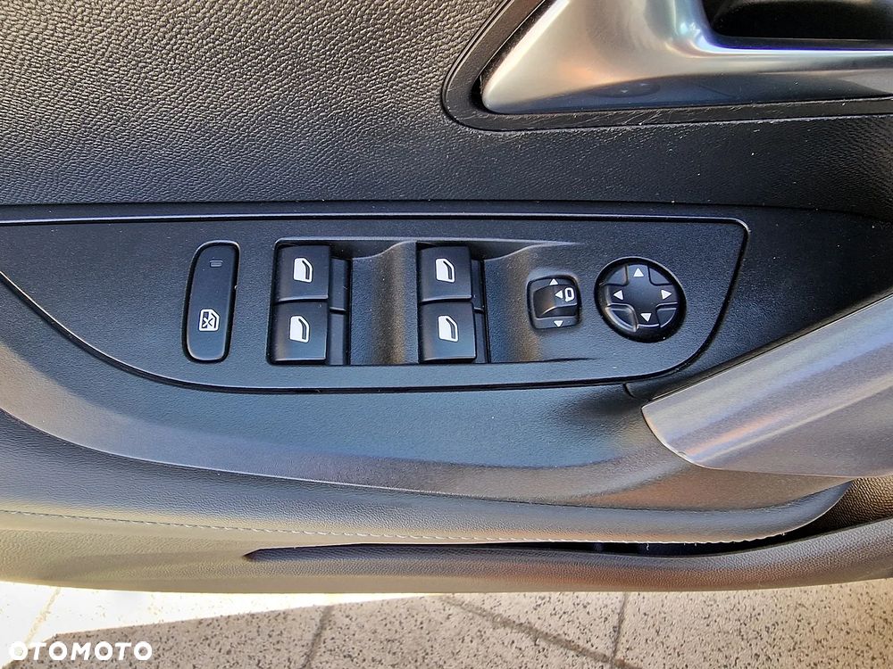 Peugeot 2008 1.2 PureTech Active Pack S&S EAT8 - 12