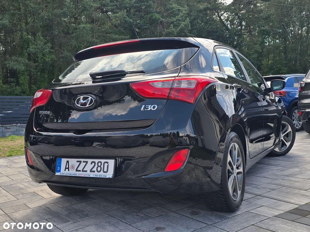 Hyundai i30 blue 1.4 Passion - 11