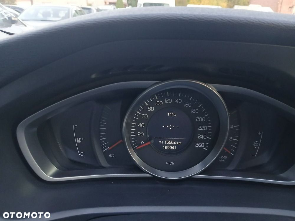 Volvo V40 - 22