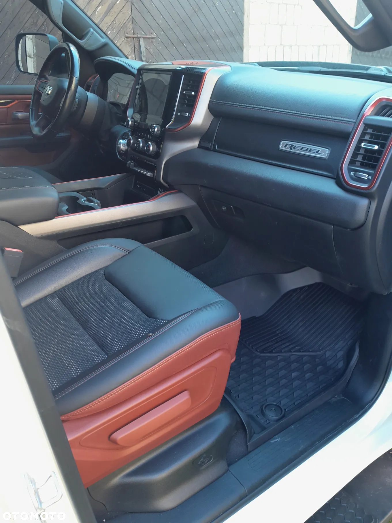 RAM 1500 Crew Cab Rebel - 24