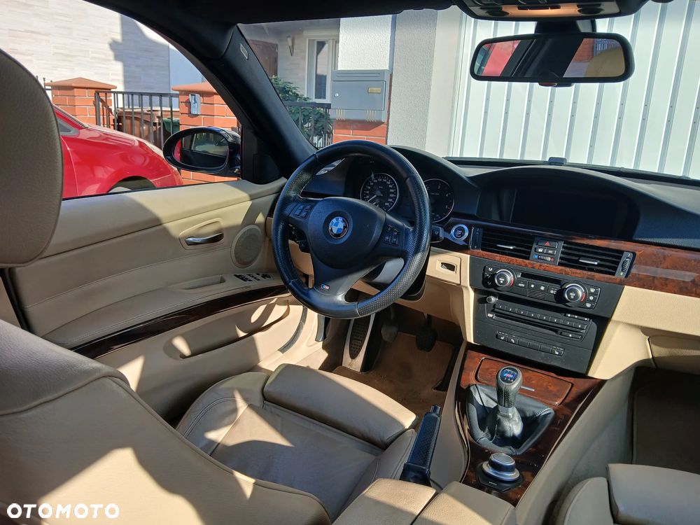 BMW Seria 3 325d - 29