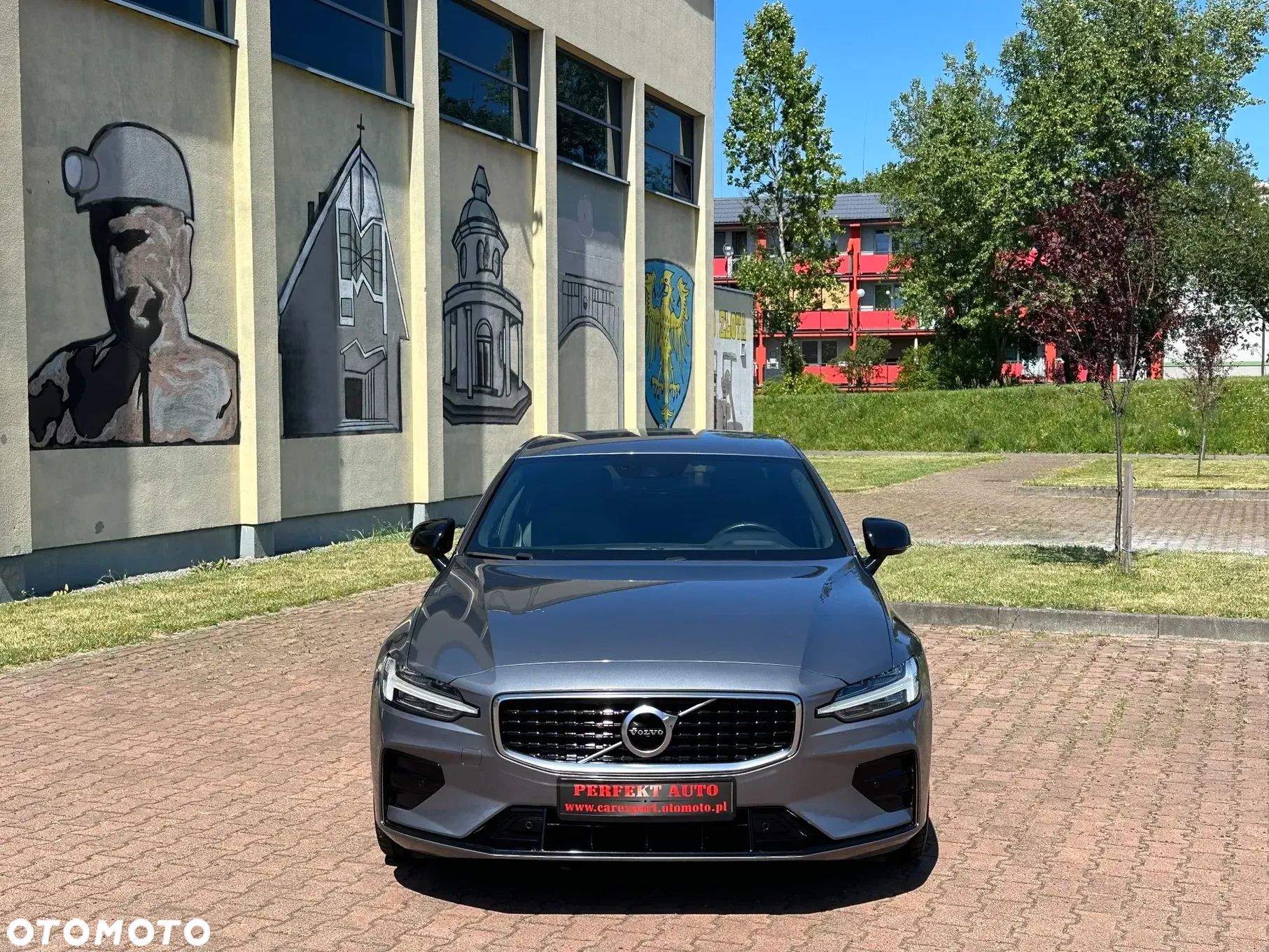 Volvo S60 T4 R-Design - 1