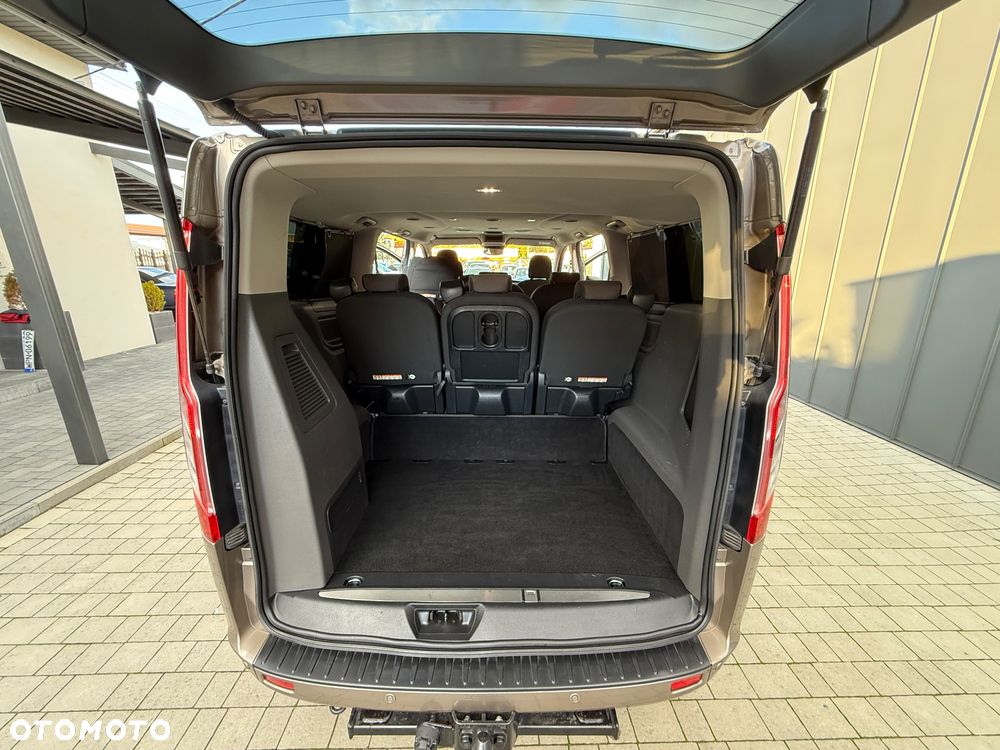 Ford Tourneo Custom - 27