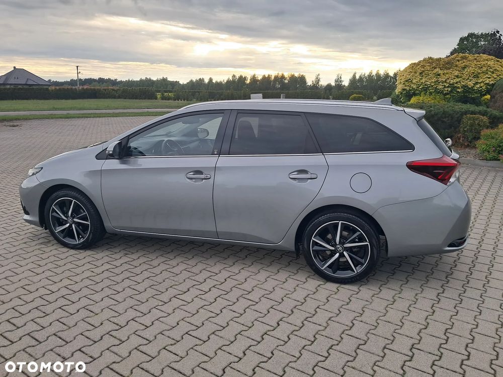 Toyota Auris 1.2 Turbo Team Deutschland - 13