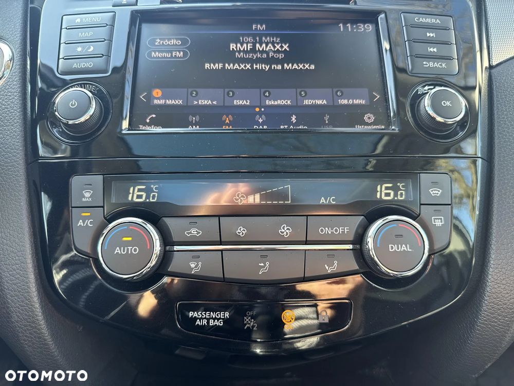 Nissan Qashqai 1.3 DIG-T N-Connecta - 23