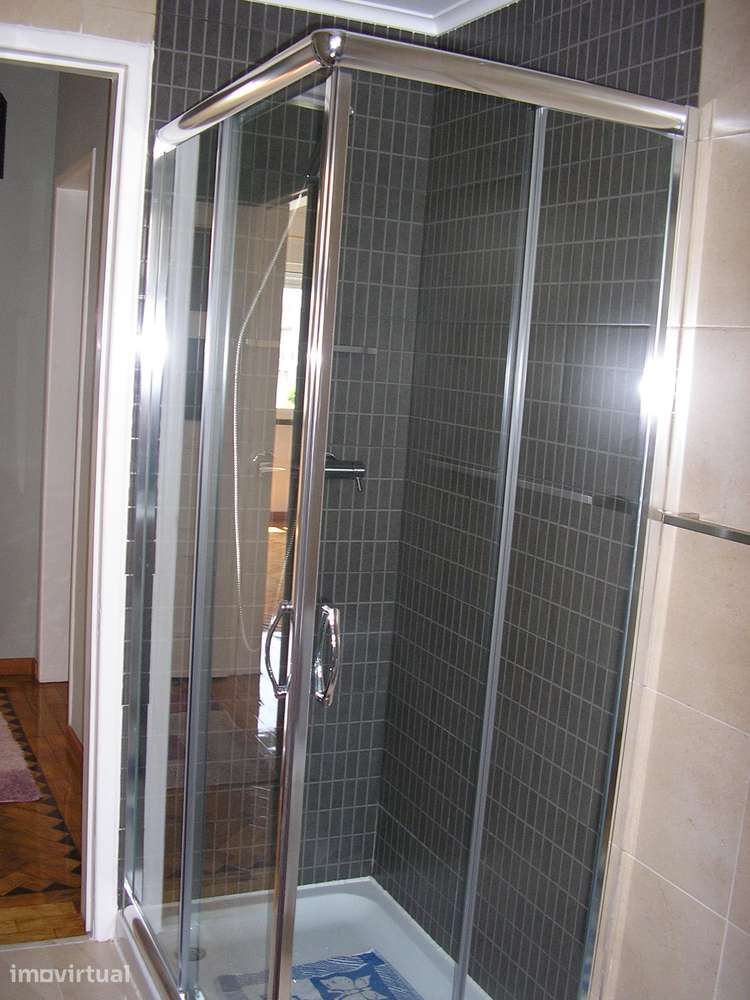 T2 em Odivelas, pronto a habitar, ideal para estudantes - Grande imagem: 2/9