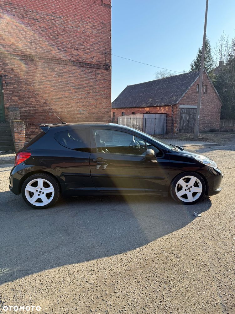 Peugeot 207 RC - 5