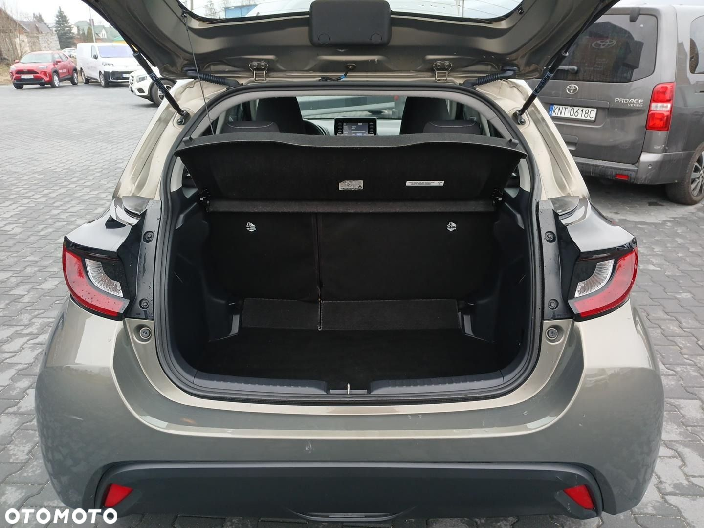 Toyota Yaris - 17