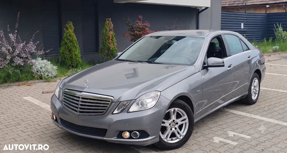 Mercedes-Benz E 220 CDI DPF BlueEFFICIENCY Automatik Elegance - 1