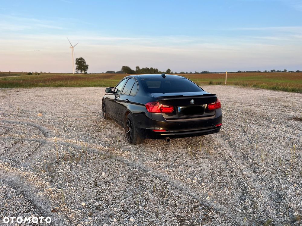 BMW Seria 3 320d Efficient Dynamics Sport Line - 5