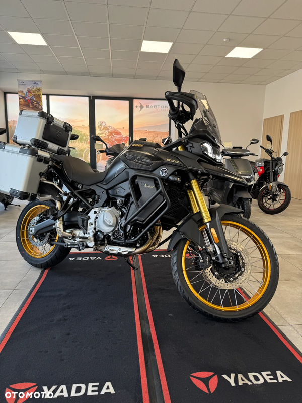 VOGE 900DSX