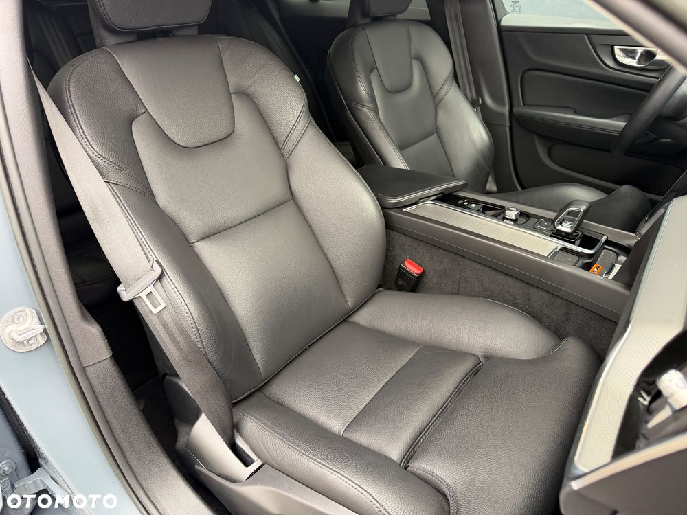 Volvo V60 B3 B Plus Dark - 12
