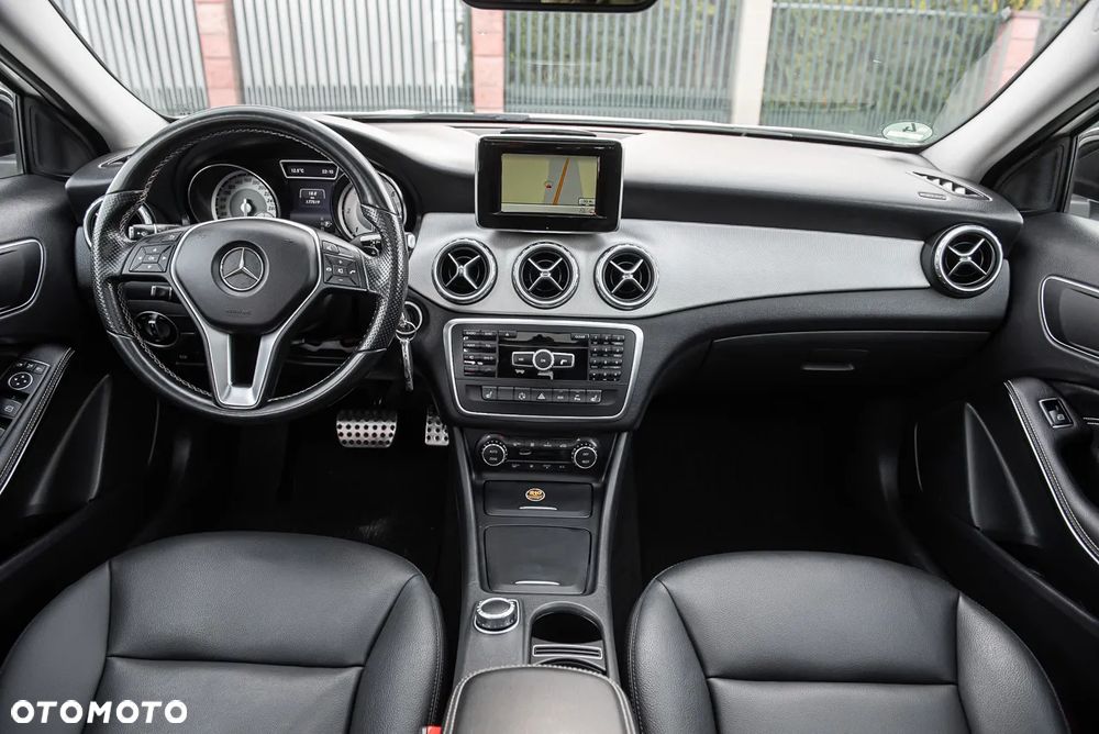 Mercedes-Benz GLA 220 d 4Matic 7G-DCT AMG Line - 30