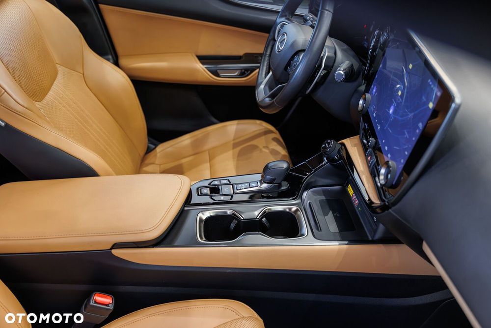 Lexus NX 350h Prestige AWD - 35