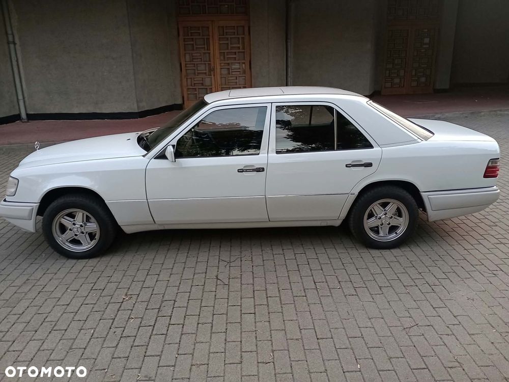 Mercedes-Benz W124