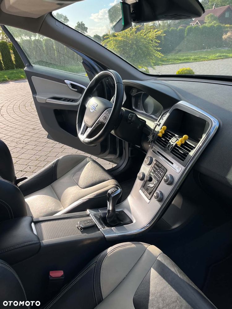 Volvo XC 60 D4 Momentum - 6