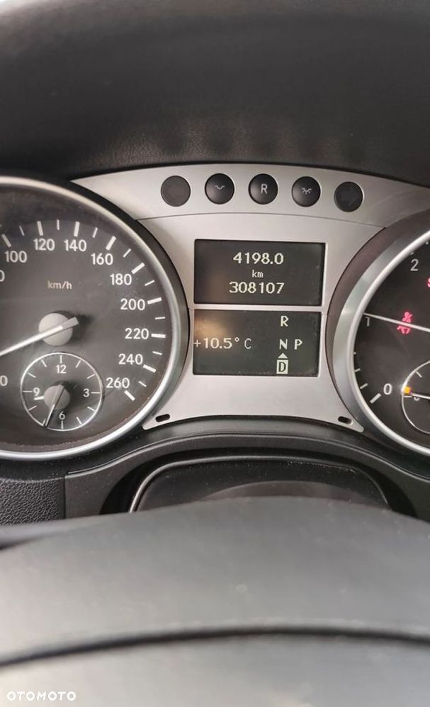 Mercedes-Benz ML - 9