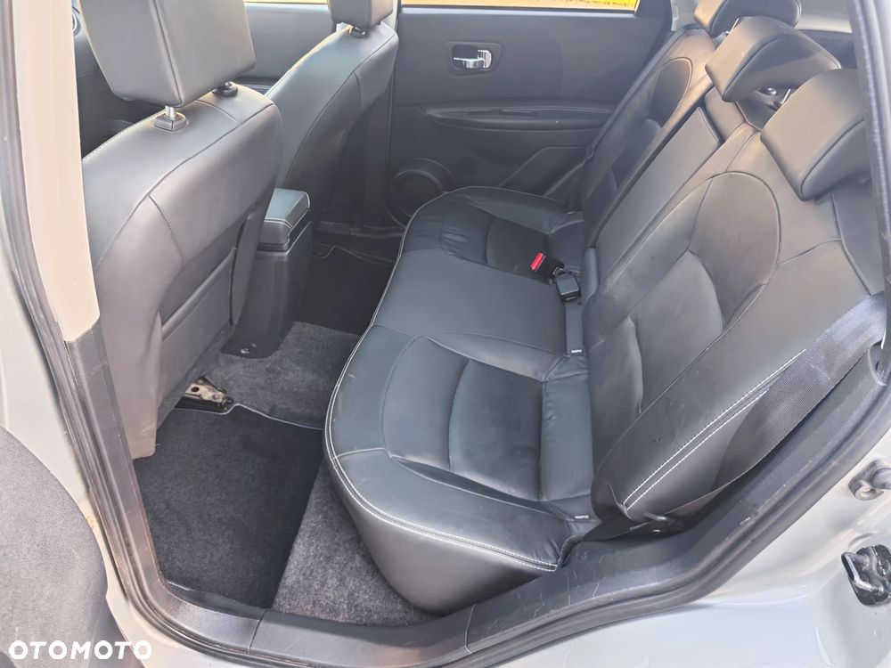 Nissan Qashqai 2.0 dCi 4 x 4 DPF tekna - 24