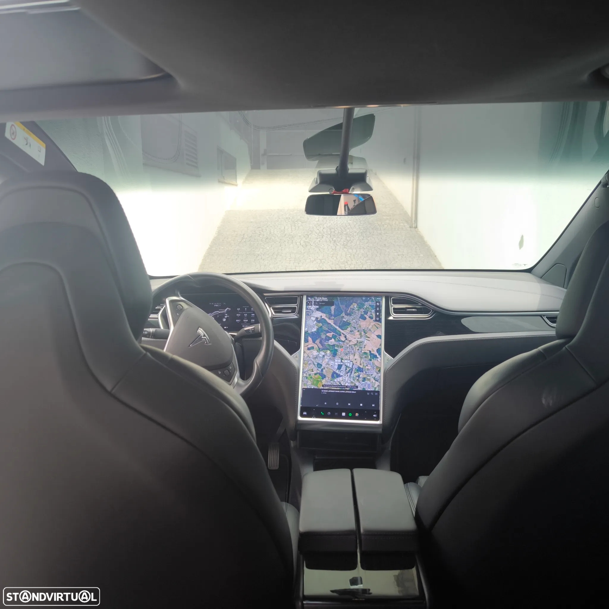 Tesla Model X - 9