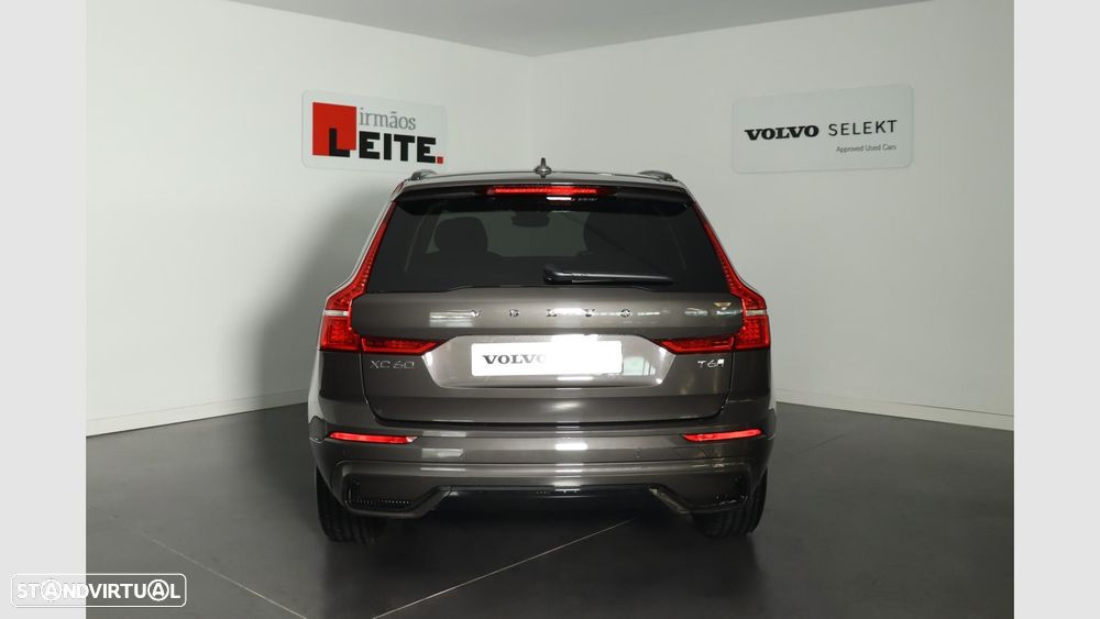 Volvo XC 60 2.0 T6 PHEV Core AWD - 4