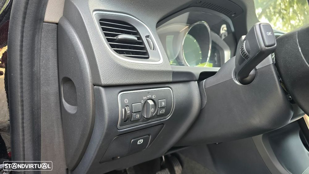 Volvo V60 2.0 D3 Summum - 34