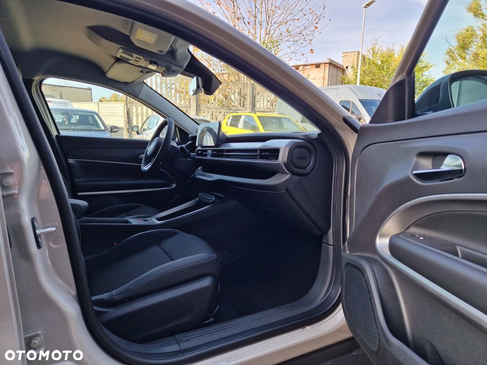 Jeep Avenger 54kWh Summit - 27