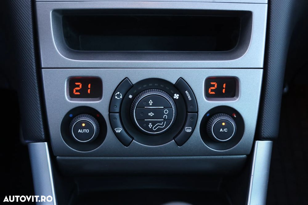 Peugeot 308 - 13