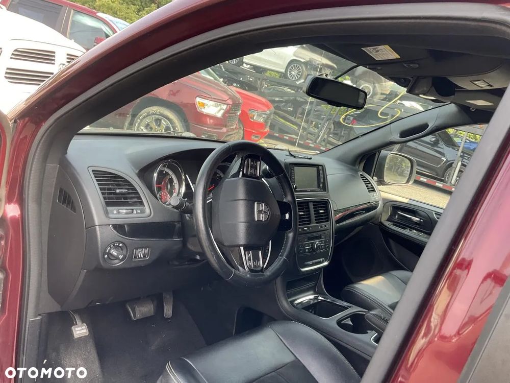 Dodge Grand Caravan 3.6 R/T - 37