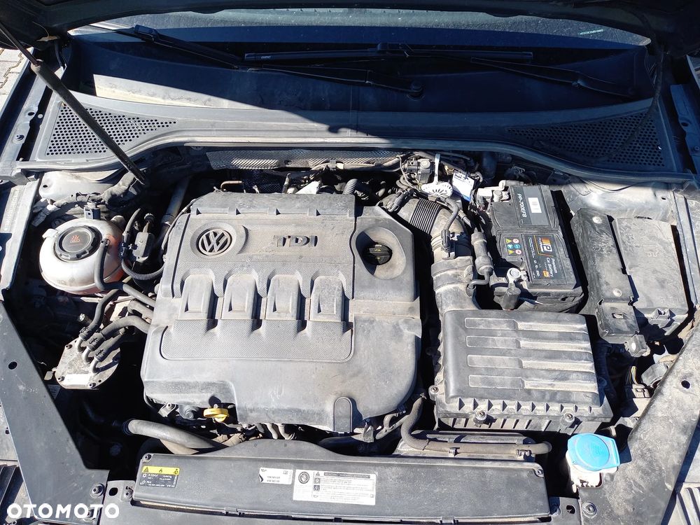 Volkswagen Passat - 14