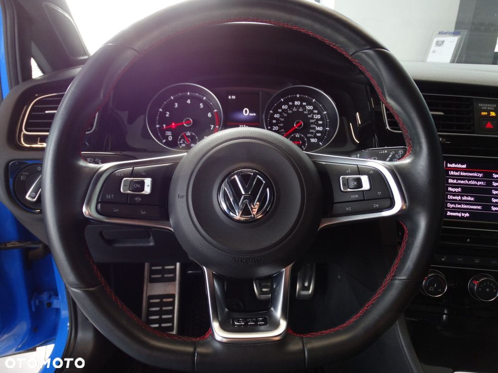 Volkswagen Golf - 18