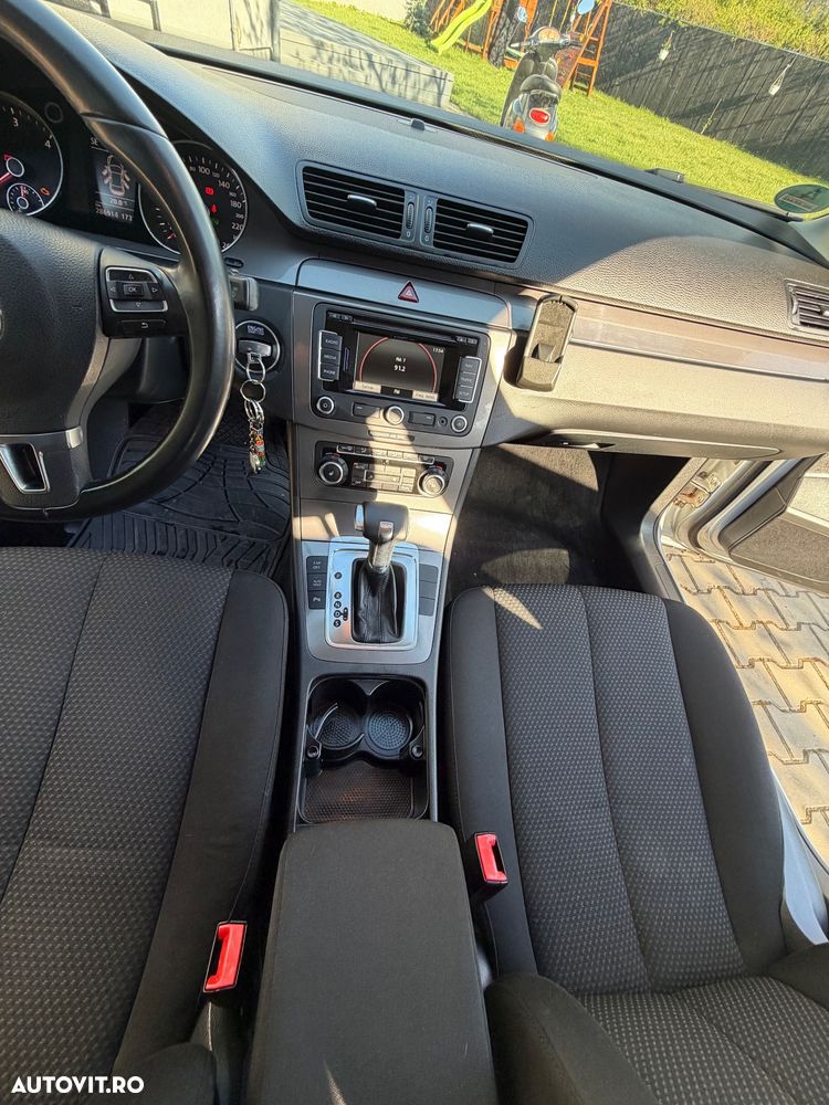 Volkswagen Passat - 13