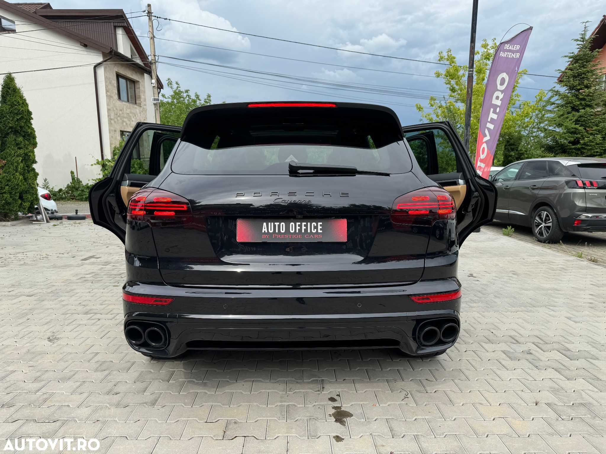Porsche Cayenne 3.0 L - 2