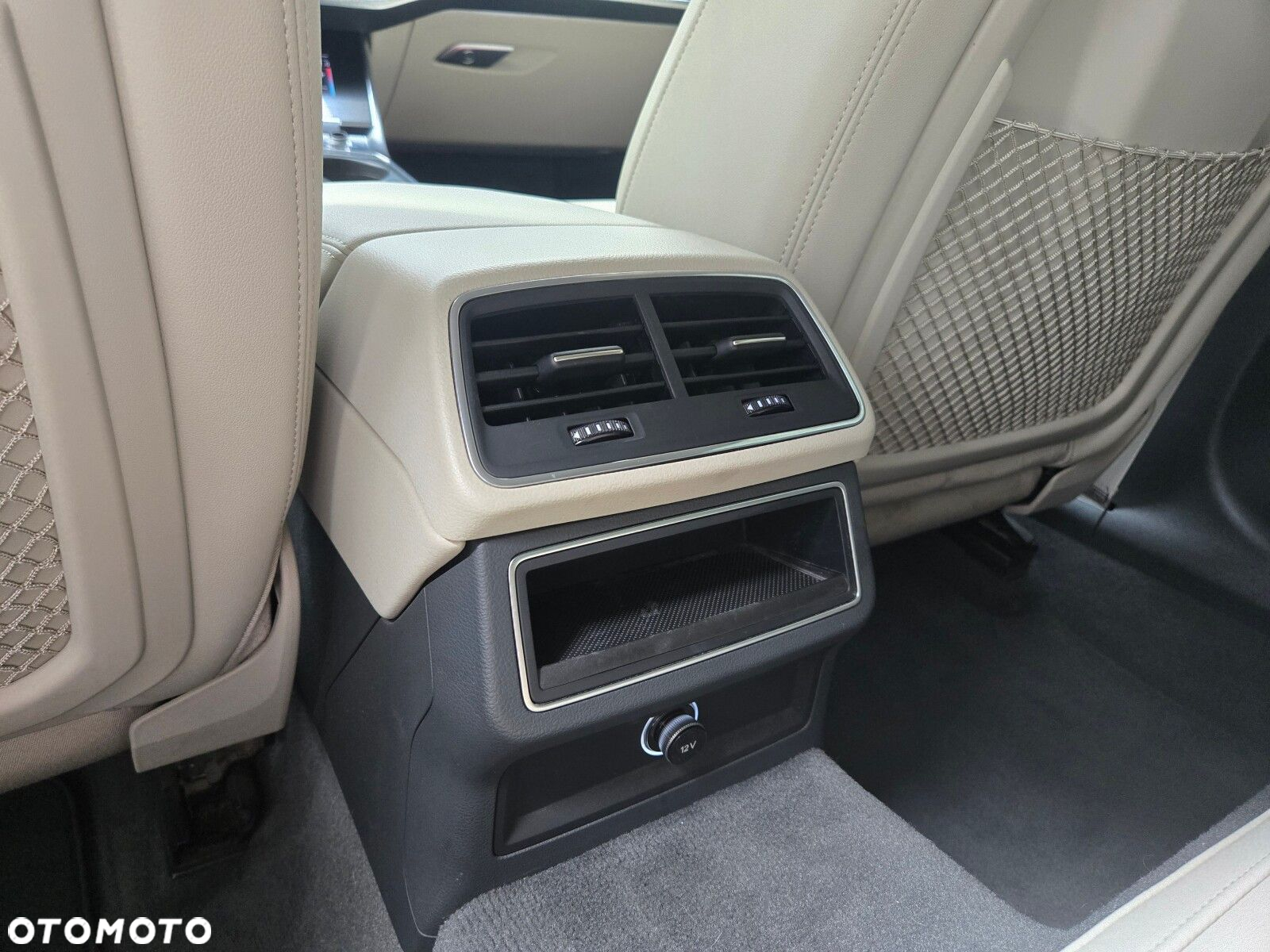 Audi A6 - 12