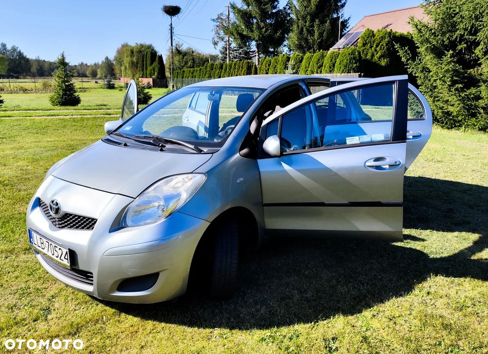 Toyota Yaris - 22