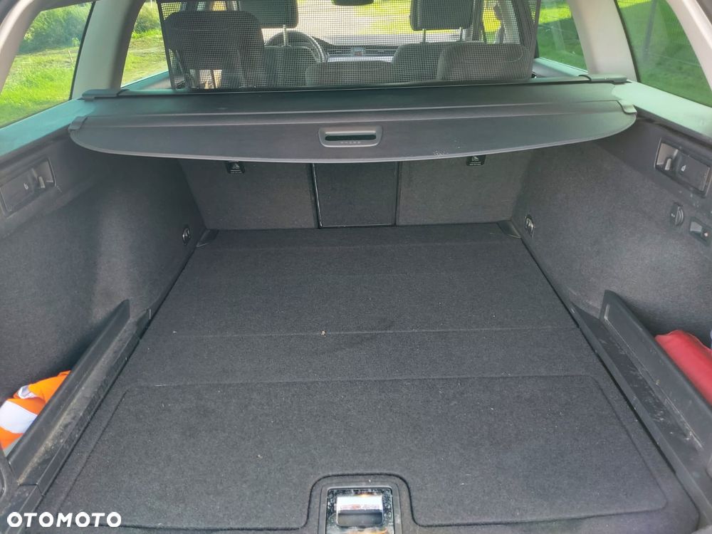 Volkswagen Passat 2.0 TDI SCR DSG Business - 22